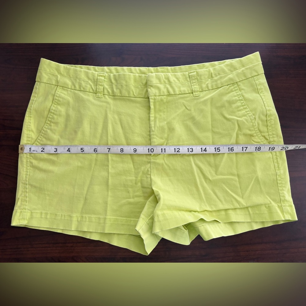 GAP green Women’s Bermuda Shorts - Picture 4 of 7